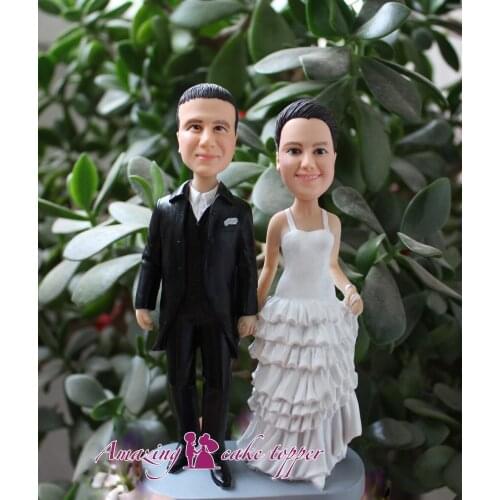 2019 AMAZING CAKE TOPPER Toys Hand in hand into the palace of marriage Groom Gifts Ideas Customized Figurine Valentines Day
