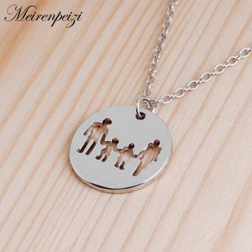 Family Necklace Father Mother Kids Pendant Necklaces Mom Daughter Dad Son We Are Family Women Jewelry
