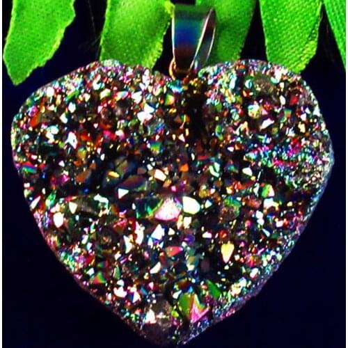 30x28x10mm Rainbow Titanium Crystal Agates Druzy Quartz Geode Heart Pendant Bead ZHSH434