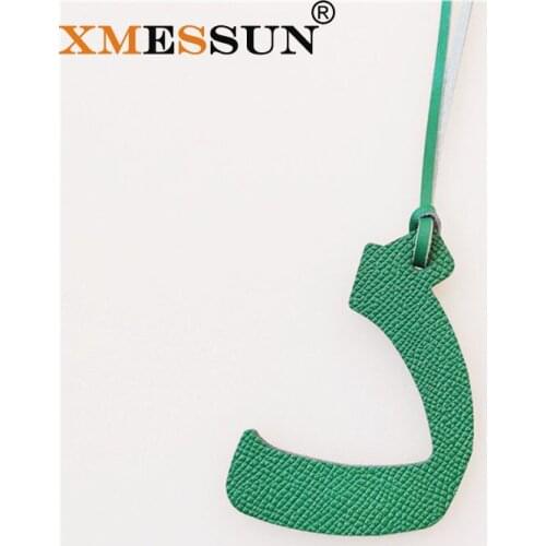 Wholesale Luxury Genuine Natural Leather Character Alphabet Arabic Letter D Keychain Backpack Pendant Ladies Women Bag Charm