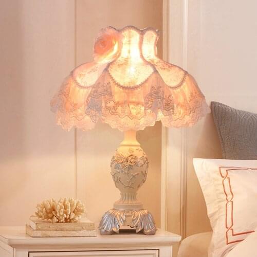2020 Creative Table Lamp European Classic Luxury Luxury Resin Retro Art Bedside Lamp