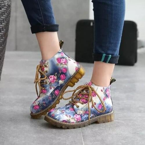 Fashion retro lace flower boots female British wind flat 2019 women boots cloth boots spring and autumn boots