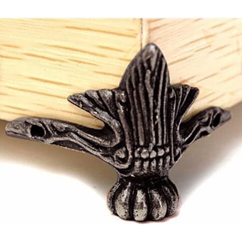 4 Pieces/set 42*29mm Luggage Case Box Corners Brackets Decorative Corner For Home Furniture Decorative Triangle Rattan Carved