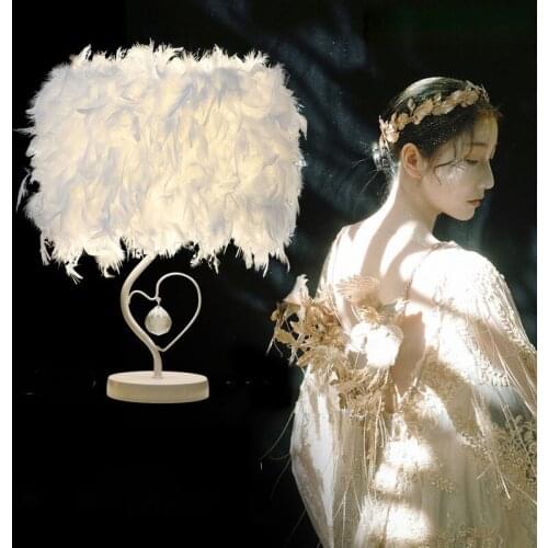 Fashion creative wedding decoration simple small table lamp crystal feather table lamp birthday bedroom bedside lamp LB030217
