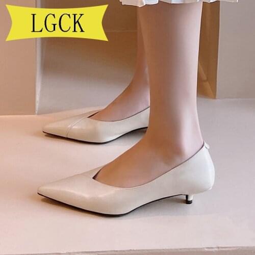 Plus Size 34-40 Pointed Toe Chunky Heels Shoes Women Office Lady OL Genuine Leather Pumps Work V Mouth Casual Shoes Stilettos