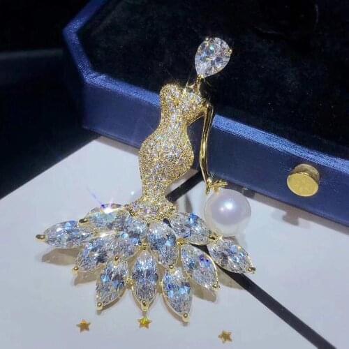 MADALENA SARARA AA 8-9mm Freshwater Pearl Women Brooch Natural White Pearl Cubic Zircon Lady Character Style