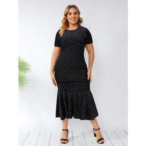 Plus Size Women Summer Short Sleeve Plaid Slim Bodycon Mermaid Dress Black Night Club Evening Party Dress 2021 Women Clothing