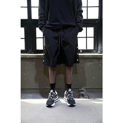 Big fashion mens new solid button decoration straight fashion shorts loose casual lace up Capris