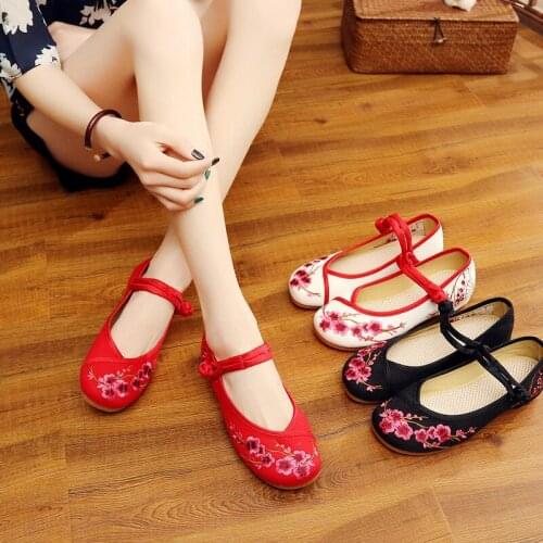 Ladies Lightweight Wear-resistant Rubber Canvas Embroidered Shoes Canvas Shoes Increased Shoe Buckle Strap Floral Hanfu Shoes