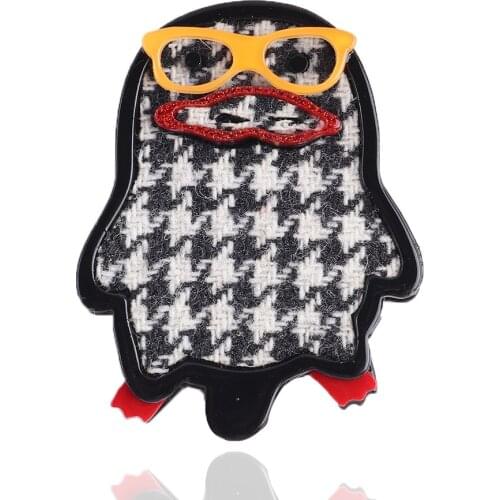 New Cartoon Lovely Acrylic Penguin With Glasses Brooch For Women Girl Felt Fabric Animals Lapel Pin Backpack Shirt Badge Jewelry