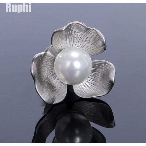Fresh Water Pearl Clover Collar Lapel Pin Brooches Matt Silver color Flower Badge Pins Ornament Jewelry Accessories