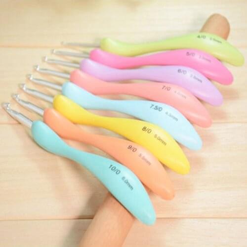 8Pcs Candy Color Soft Plastic Bending Handle Aluminum For Yarn Weave Craft Crochet Hooks Knitting Needles Set