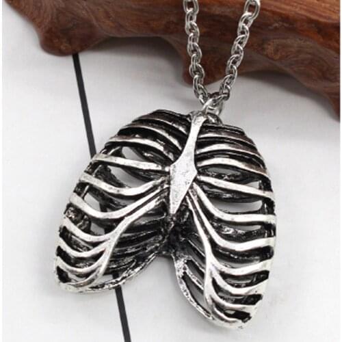 Halloween Horror Bloody Skeleton Goth Punk Jewelry Retro Rib Skeleton Anatomy Pendant Charm Necklace Men and Women 2020