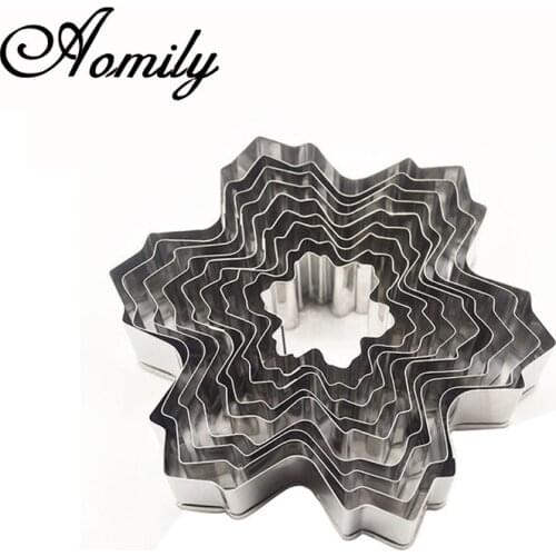 Amoliy 9pcs Stainless Steel Christmas Cake Decorating Tools DIY Snowflake Fondant Mold Chocolate Plunger Sugar Craft Cutter Mold