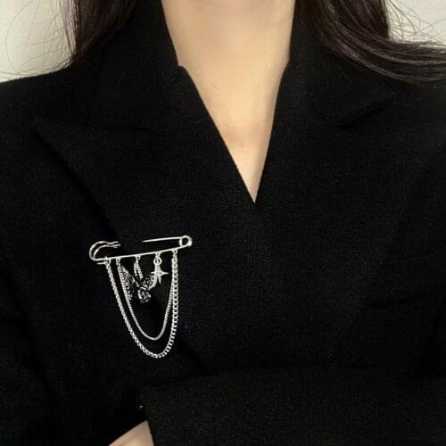 Fashion Creative Bowknot Chain Tassel Brooch Pin Trendy Accessories Ins Style Women Lapel Collar Pin Scarf Clothes Decor