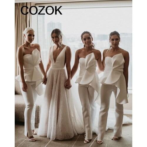 Strapless Beach Bridesmaid Jumpsuit 2020 Modest Peplum Ruffles Backless Outdoor Garden Junior Bridesmaid Pant Suit