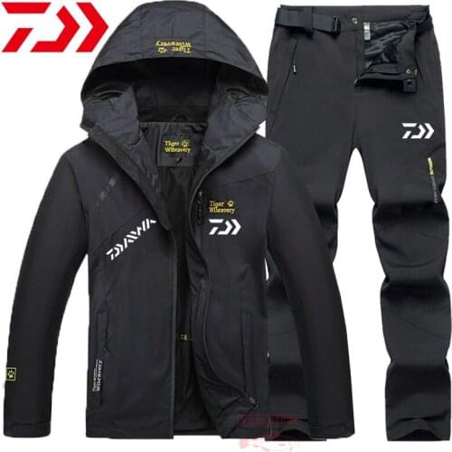 Daiwa Fishing Suit Men Outdoor Watertight Fishing Wear Spring Autumn Thin Fishing Clothing Hooded Sports Hiking Fishing Jacket