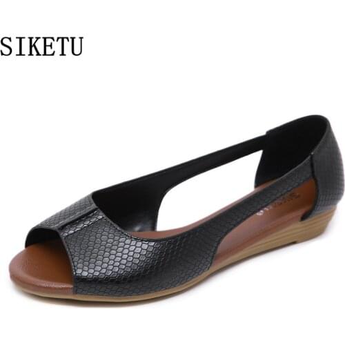 SIKETU Womens Sandals 2020 Summer Soft Pu Leather Handmade Ladies Wedges Shoe Leather Middle-aged and elderly Sandals