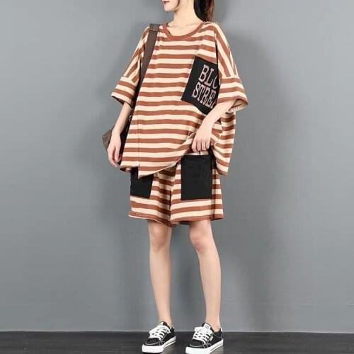 Womens Short-sleeved Suit 2021 Summer New Oversized Striped T-shirt Short Pants Two Piece Sets Plus Size Women Clothing Suits