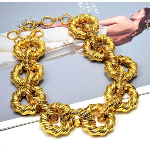 New Arrival Statement Luxury Gold Metal Hoops Necklace Fine Accessories For Women High-end Fashion Trend Exaggerated Necklaces