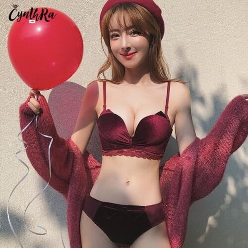Underwear Women Set Sexy Velvet Lingerie Adjustable Wireless Bra Set Push Up Soft Breathable Red Femme Bra and Panty Set