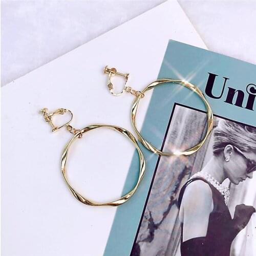 Classic Geometric Round Clip on Earrings No Pierced Ear Clip Metal Simple Big Earring for Women Party Minimalist Fashion Jewelry