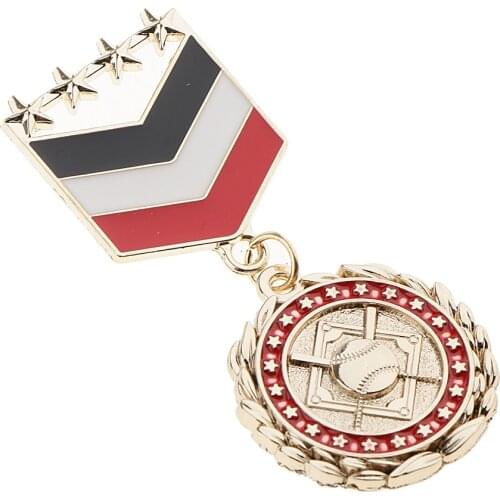 Vintage Star Medal Badge Pendant Costume Uniform Costume Military Men Women Party Brooch Pin