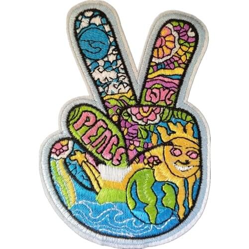 2018 Stickers Sign Victory Hand Hippie Peace Love Symbol Moon And Sun Rock Punk Retro Sew Applique Iron On Patch Biker Vest