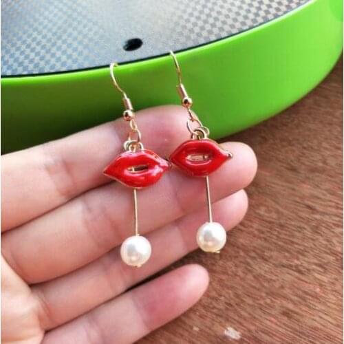 Ea645 2018 Simple punk personality Imitation pearl tassel earrings Sexy lips earrings Female charm jewelry