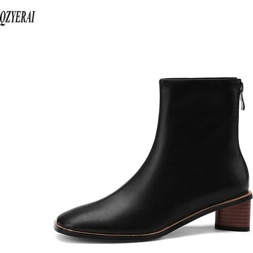 New autumn/winter 2020 Short boots Genuine leather ankle Fashion boots black white Thick with Women shoes cowhide