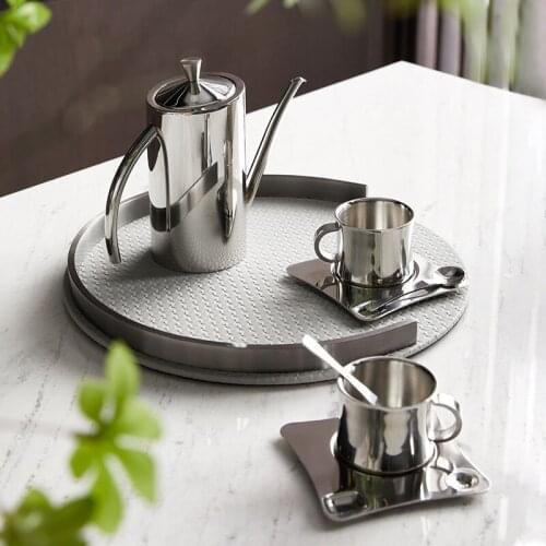 Modern New House Luxury Desktop Decor Ornaments Round Metal Leather Tray Hotel Living Room Coffee Table Decorative Storage Disc