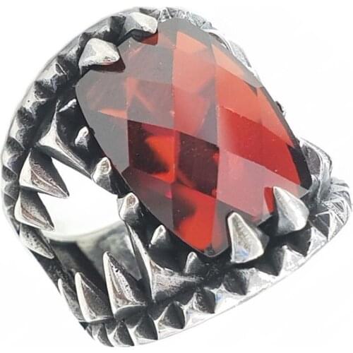 Piranha Model Cutting and Straight Cut Zircon and Onix Stone Ring