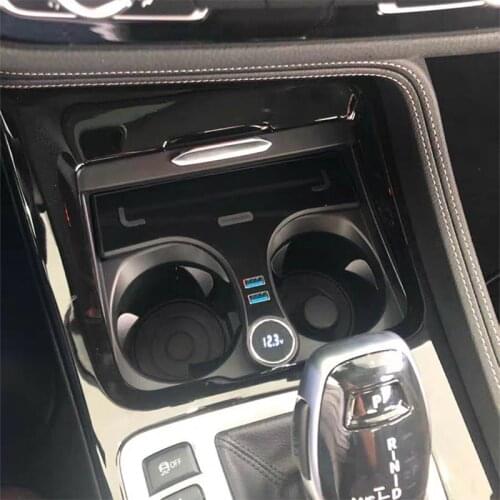 Car QI wireless charger for BMW 1 Series F40 120I 125I 2020 2021 10W fast charging pad mobile phone charger phone holder