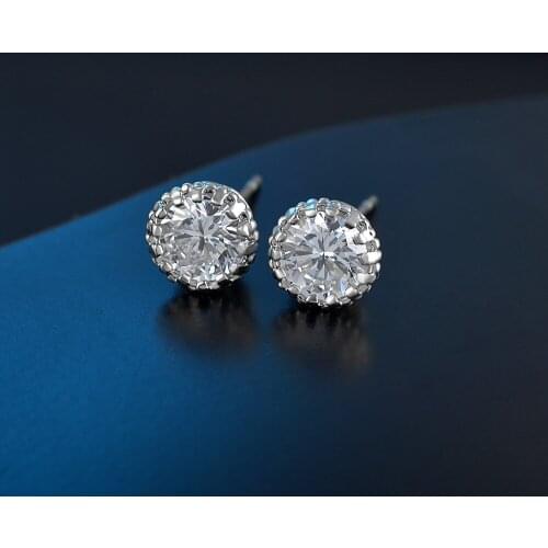 QiLuxy Stud Earrings