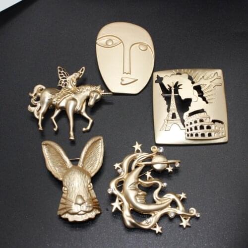 Ydgy Vintage frosted metal cool wind lovely rabbit Rhinestone moon Unicorn coat pin suit with corsage