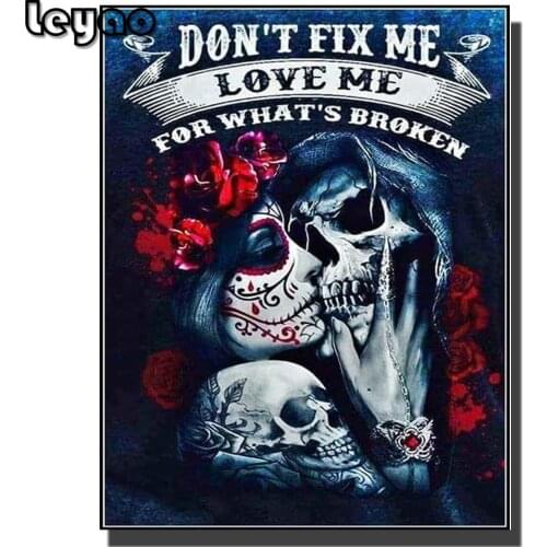 Halloween Skull Couple Kiss Diamond Painting Kits 5d Diamond Mosaic Halloween Party Round Full Drill,Perfect for Home Decor