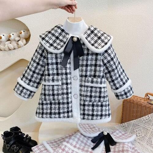 Girls' coat autumn and winter foreign style 2021 new Korean childrens winter thickened girls' cotton jacket fashion