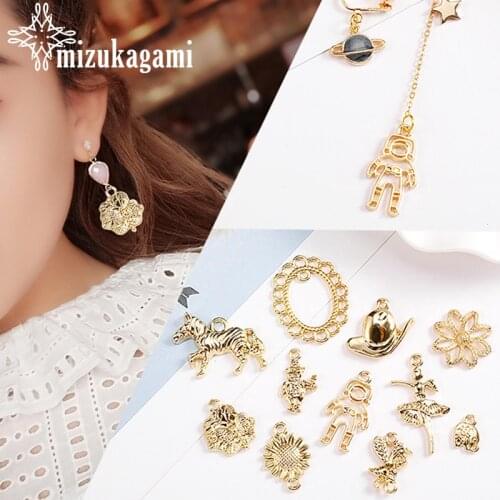 10pcs/lot Gold Alloy Charms Astronaut Elephant Bee Zebra Flower Hat Pendant For DIY Jewelry Bracelet Making Accessories