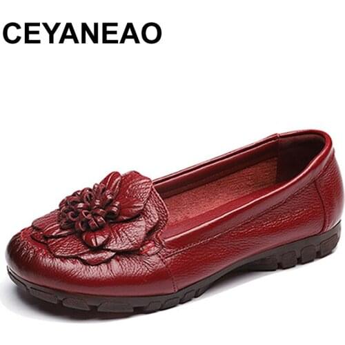 CEYANEAO 100% Genuine Leather Shoes Women Flat Cow Leather Mother Shoes Flowers Woman Casual Loafers Soft Thick Sole Black Red