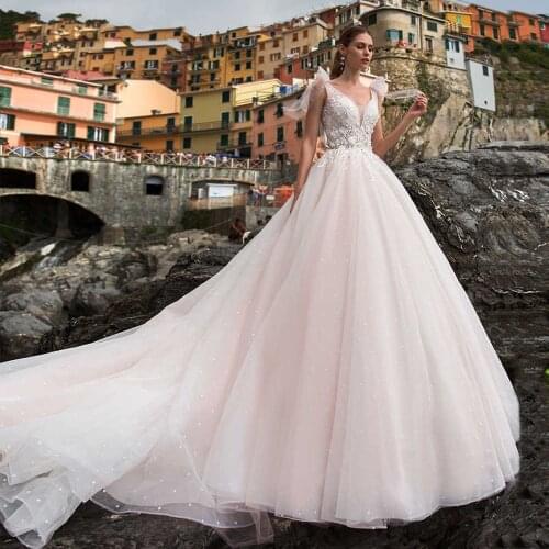 Luxury V-Neck Lace Appliques Ball Gown Wedding Dresses 2021 Pearls Bridl Gowns Vestido De Noiva