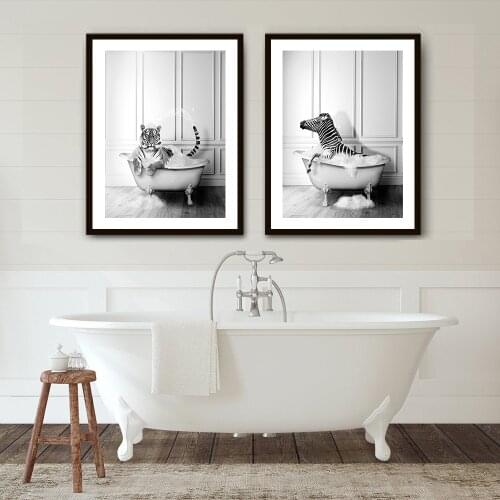 Cute Tiger Giraffe In The Bathtub Printable Art Canvas Painting Vintage Bathroom Posters and Prints Living Room Wall Pictures