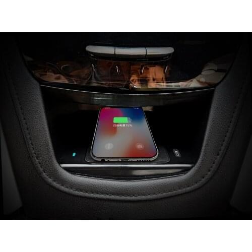 Qi Car Wireless Charger For iPhone Samsung S10 S9 car wireless charger for Cadillac XT5 2018 Fast Phone Holder