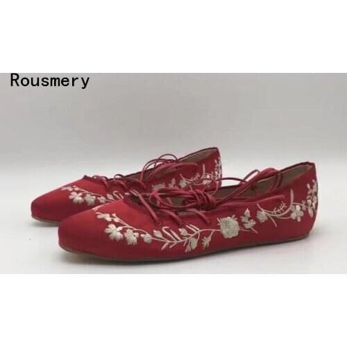 The Latest 2017 Rousmery Embroidery Lace-up Girl Ballet Shoes Woman Round Toe Ankle Strap Flat Shoes Woman Fashion Vintage Shoes