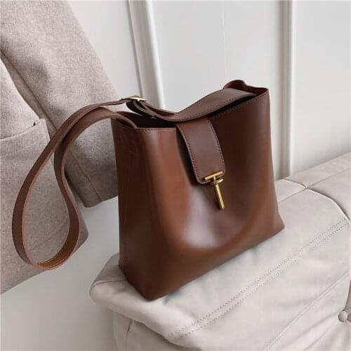 Vintage Soft Bucket Shoulder Bags For Women Wide Strap Lock Design Large Capacity PU Leather Ladies Composite Bags 2021