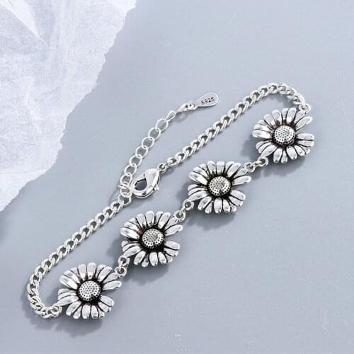 Miuoxion Wholesale Retro Daisy Sun Flower Bracelet Personality Fashion Jewelry For Women Feature Namour Charm Gift All Seasons