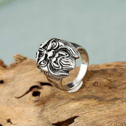Retro opening light board wings lion head ring
