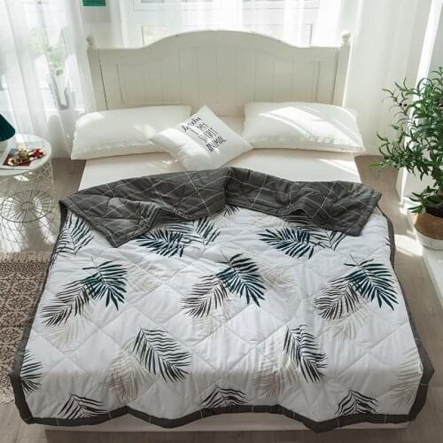 Home Textiles Leaves print Summer Quilt Blankets Stripe Comforter Suitable for Adults Kids Soft Breathable Blanket