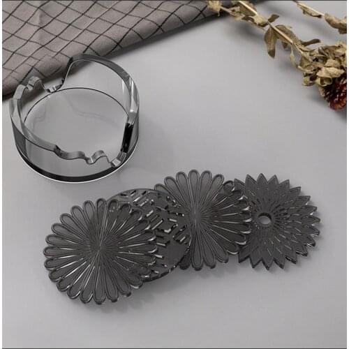 Snowflake Hollow Resin Mold Round Coaster Epoxy Mandala Snowflake Fruit Tray Crystal Resin Mold Casting Mould Home Decor
