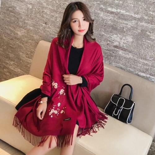 Red Cashmere Scarf Female Autumn Winter Warm Long Luxury Stoles Classic Embroidery Ethnic Shawl Women Outdoor Pashmina Hijab