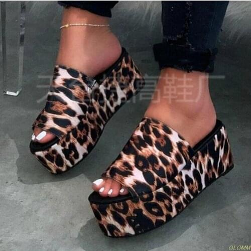 2020 spring explosion models color thickness comfortable wild slippers waterproof platform leopard slippers wholesale